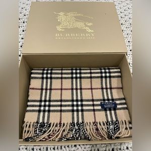 Burberry Classic Nova Check Scarf
